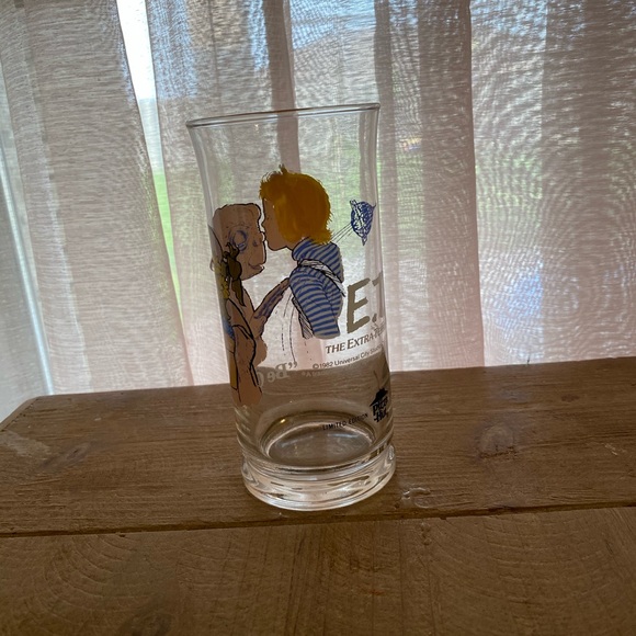 1982 universal studios glass E.T collectors cup - Picture 3 of 6